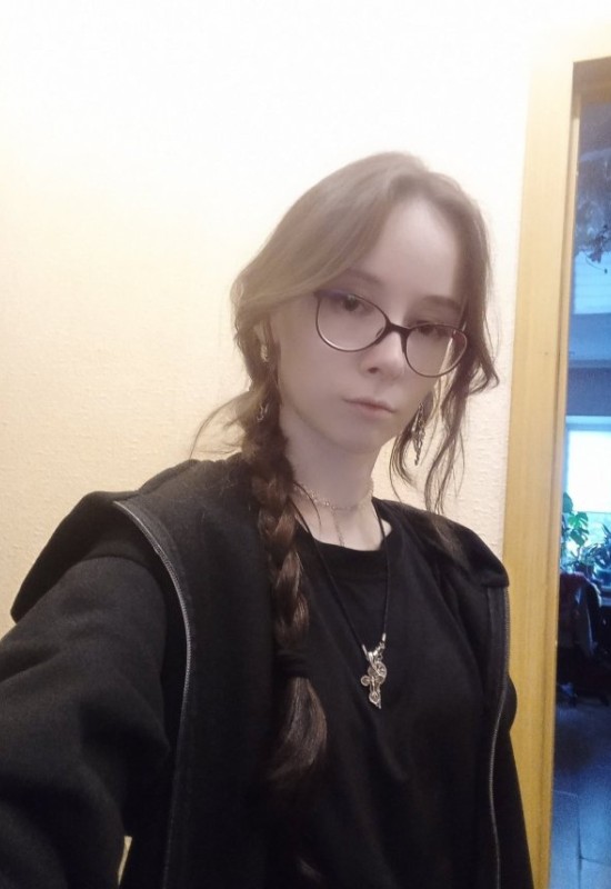 Julia • 28 • Russie