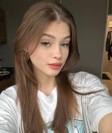Alice, 23