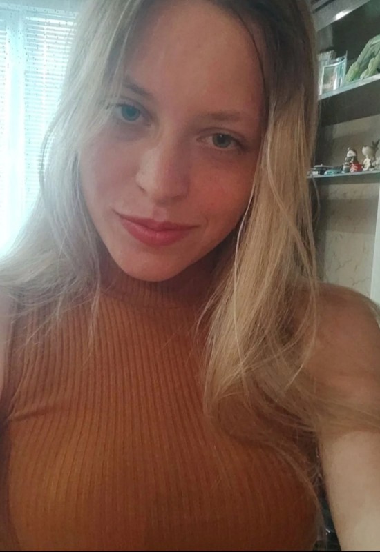 Kristina • 24 • Росія