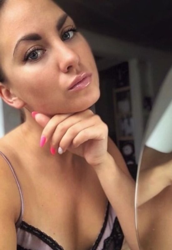 Victoria • 41 • Russia
