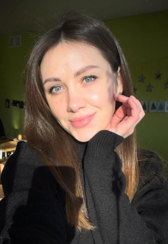 Lisa • 31 • Ukraine