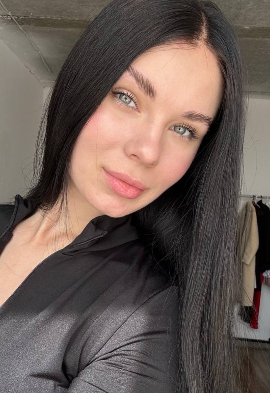 Lise • 20 • Ukraine