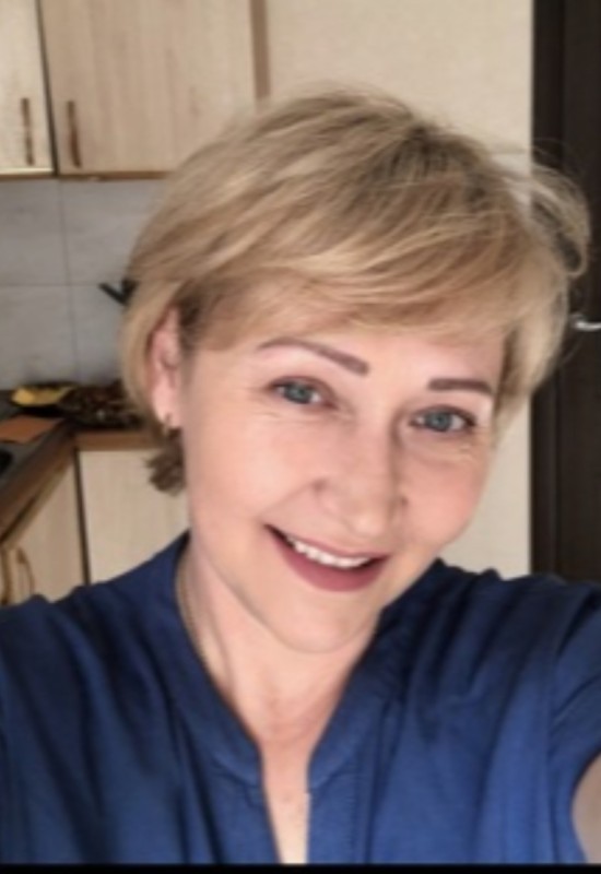 Alla • 52 • Russie