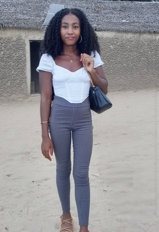 Angelina  • 29 • Madagascar