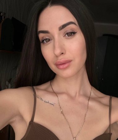 Elena, 38