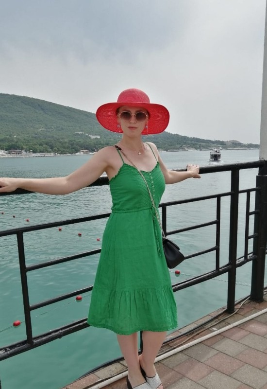 Anna • 38 • Russie