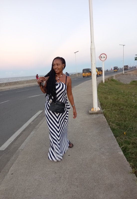 Jeannine  • 43 • Madagascar