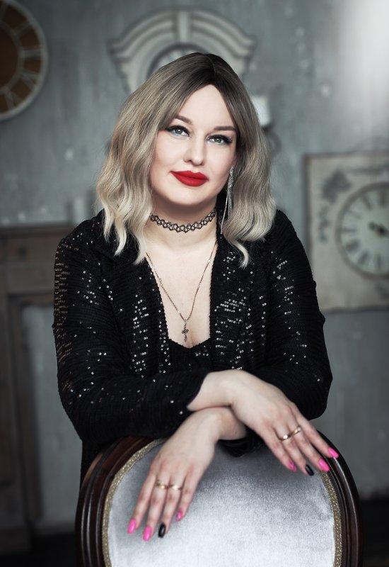 Alena • 34 • Russia