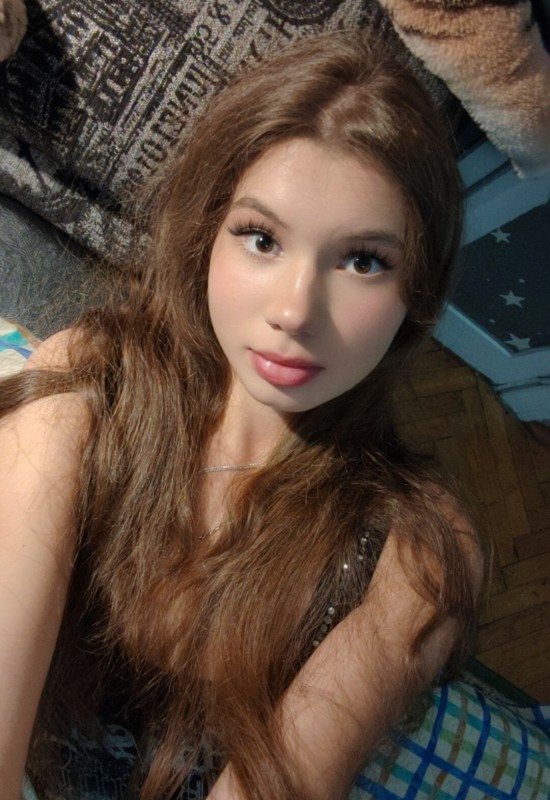 Nina • 20 • Belarus