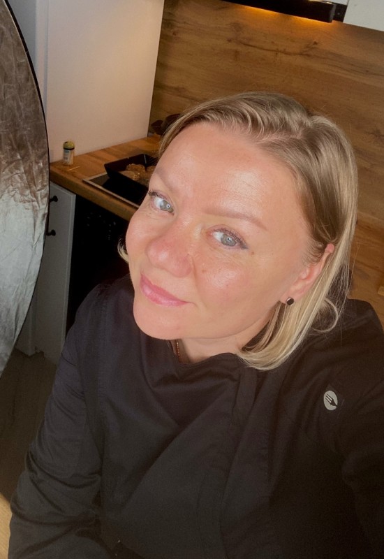 Alena • 41 • Russie