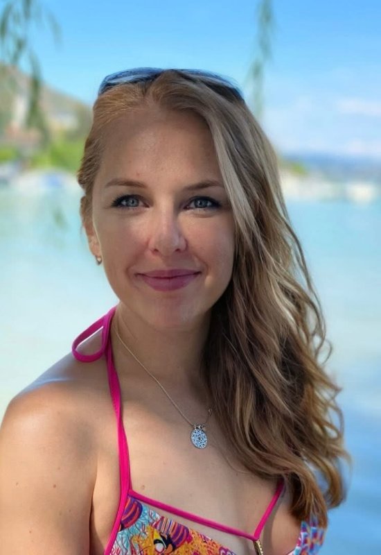 Larisa • 45 • Russie