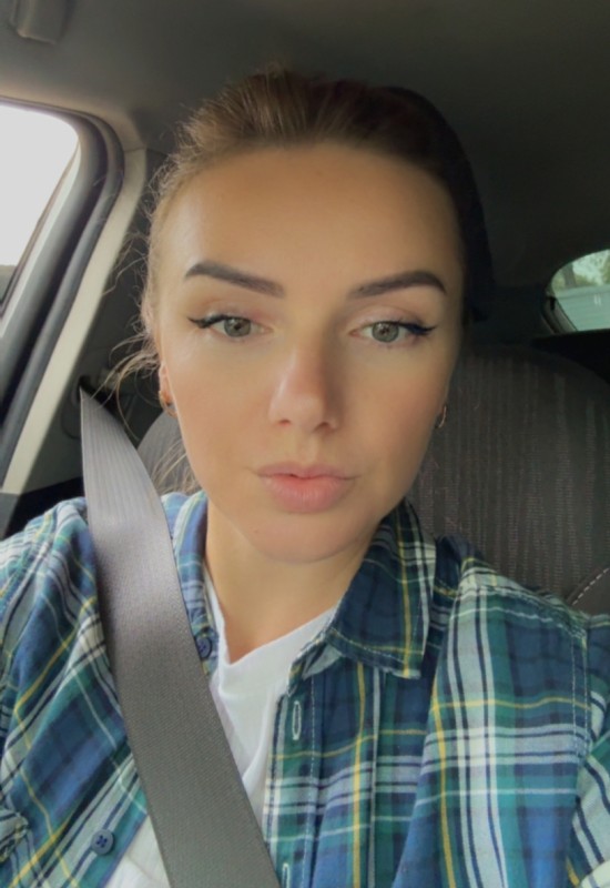 Elena • 42 • Россия