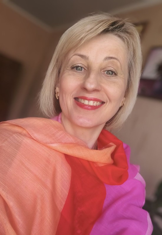 Yulie • 50 • Україна