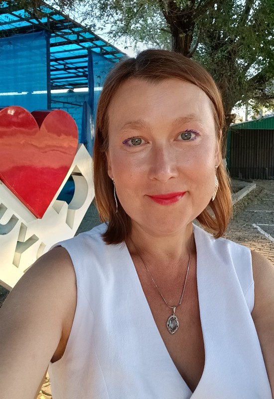 Lara • 50 • Russia