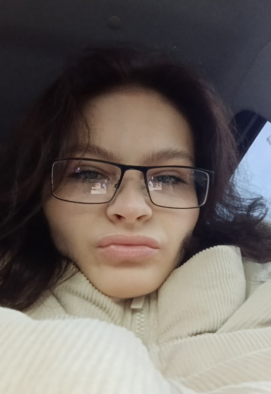 Arina • 19 • Russia