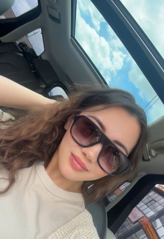 Amira • 35 • Russia