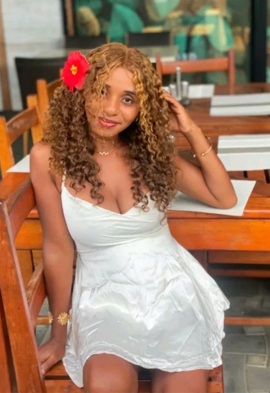 Shelena • 35 • Madagascar