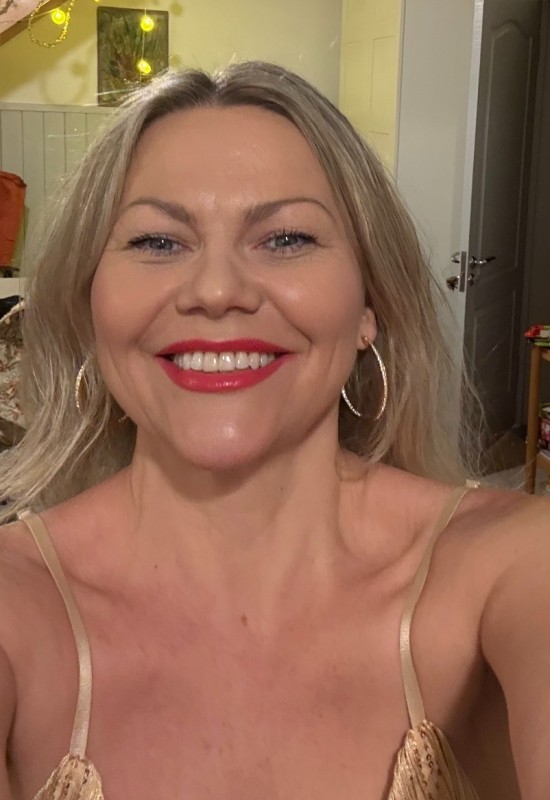 Katrin • 49 • Russie