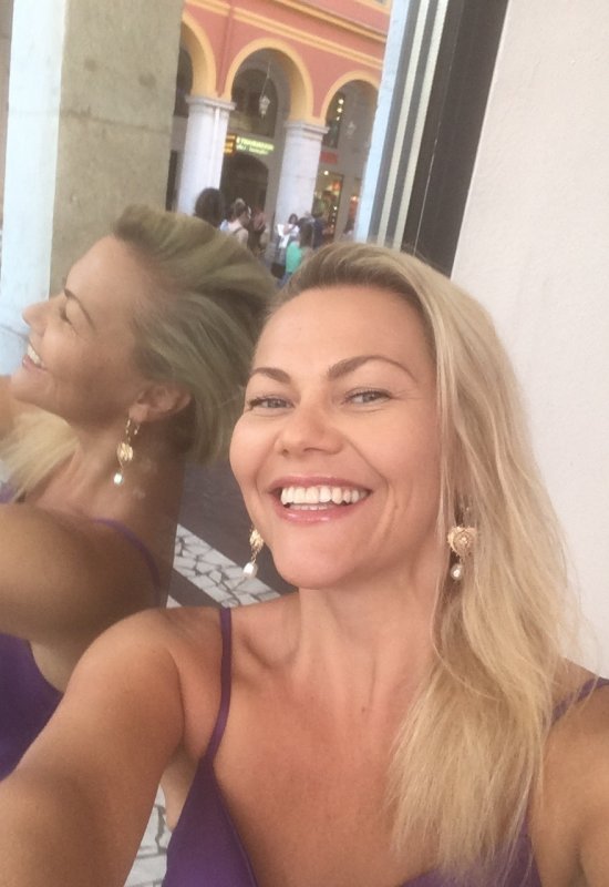 Katrin • 49 • Russie