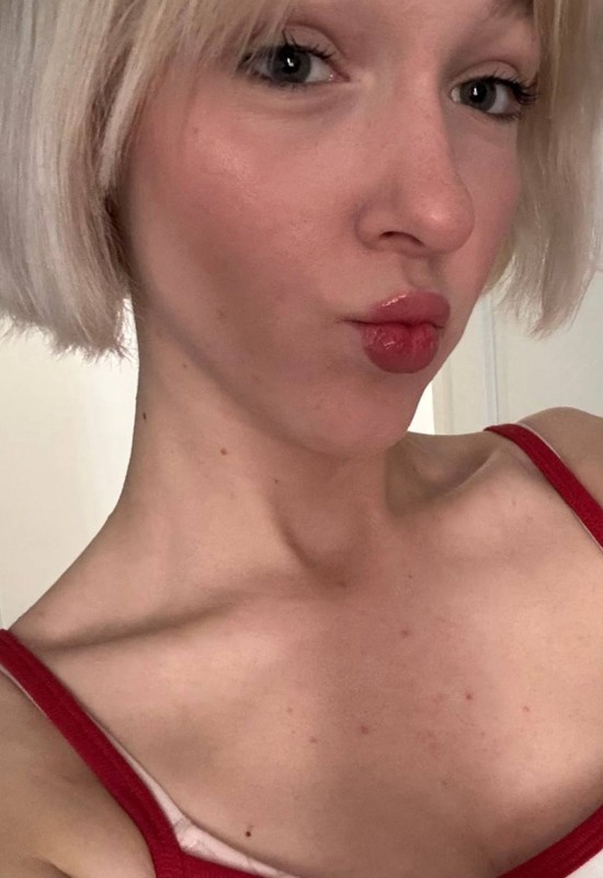 Svetlana • 21 • Russie