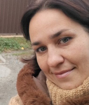 Maria, 43