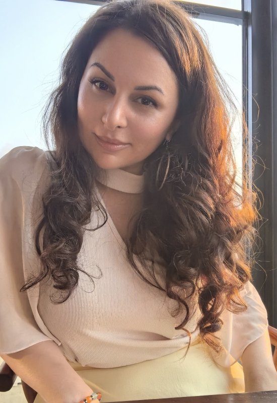 Karine • 40 • Russie