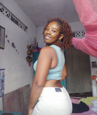 Warda, 33