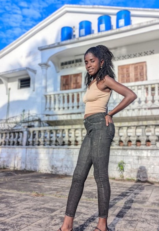 Melda • 22 • Madagascar