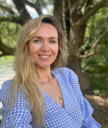 Natalia, 46