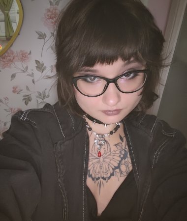 Lisa, 21