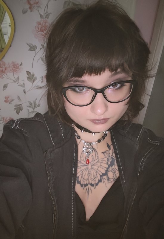 Lisa • 21 • Russia