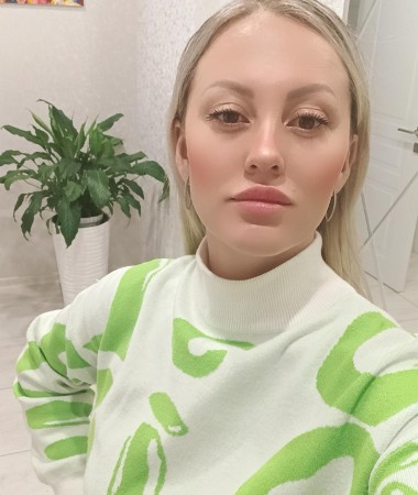 Nataly, 38