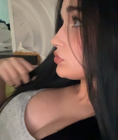 Nadia, 21