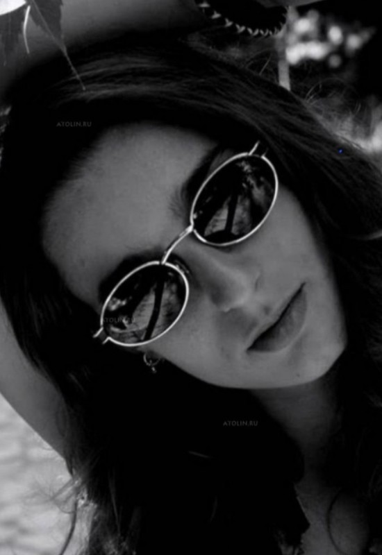 Katia • 34 • Russia