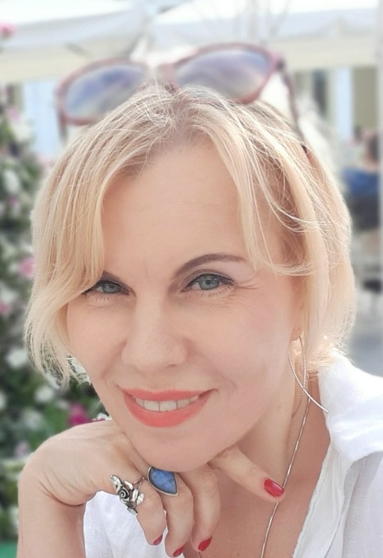 Victoria • 45 • Росія