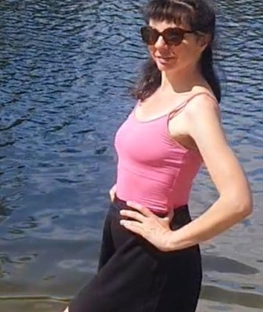 Yulia, 42