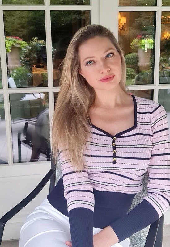 Victoria • 39 • France