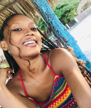 Tolotra, 21