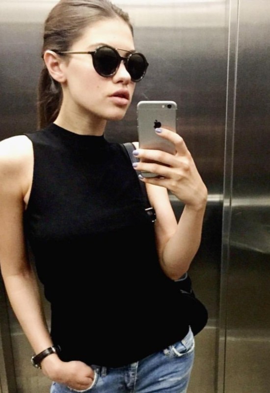 Anna • 32 • Russia