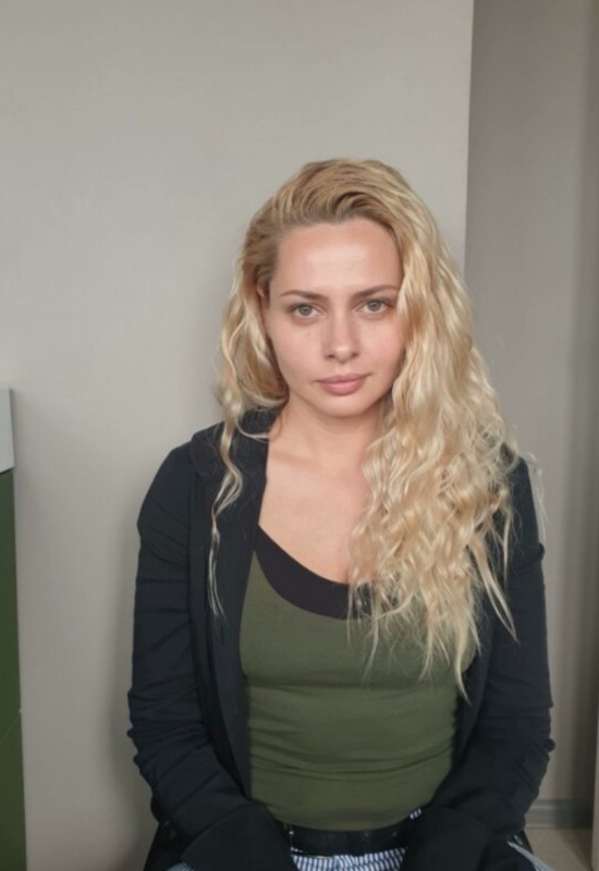 Anna • 44 • Ukraine