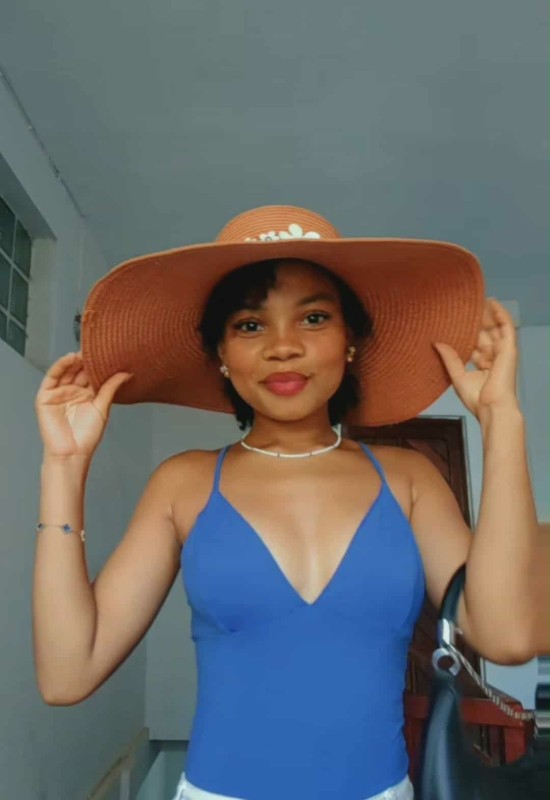 Julianah • 24 • Madagascar