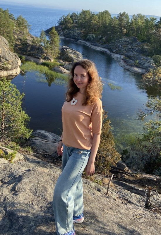 Anna • 37 • Росія