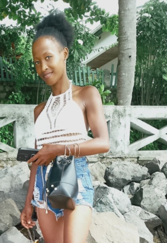 Laurena • 27 • Madagascar