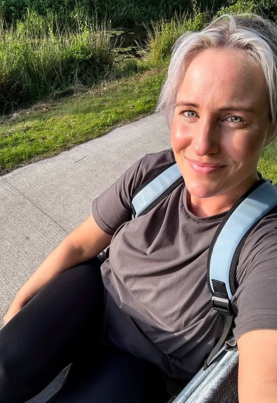 Nina • 38 • Ukraine