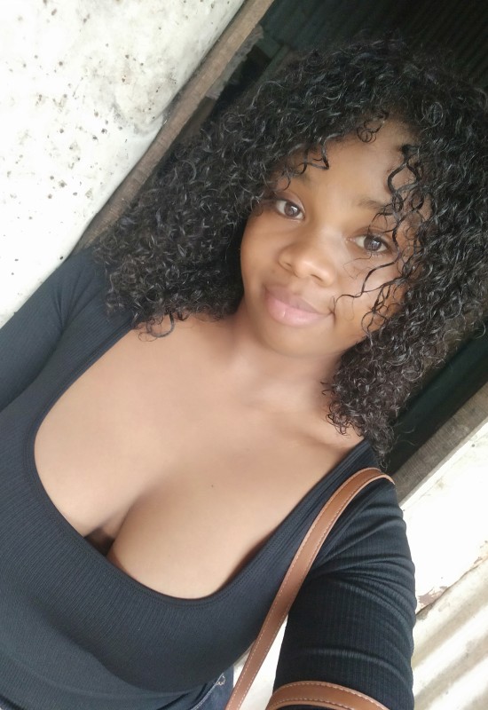 Leticia  • 21 • Madagascar