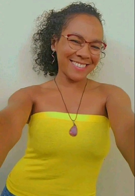 Annya • 47 • Madagascar