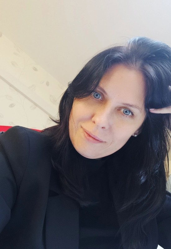 Vera • 41 • Росія