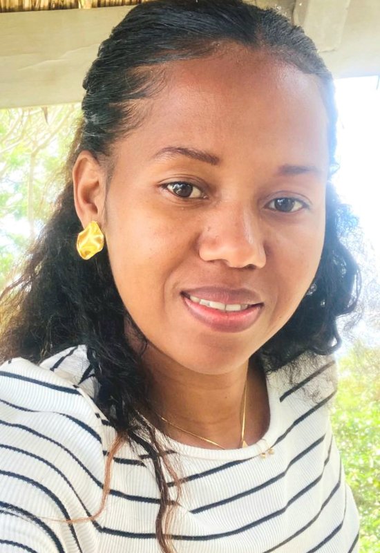 Natacha • 32 • Madagascar