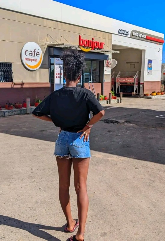 Marielah  • 36 • Madagascar