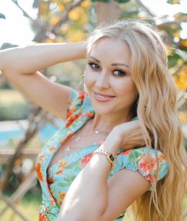 Olena, 39